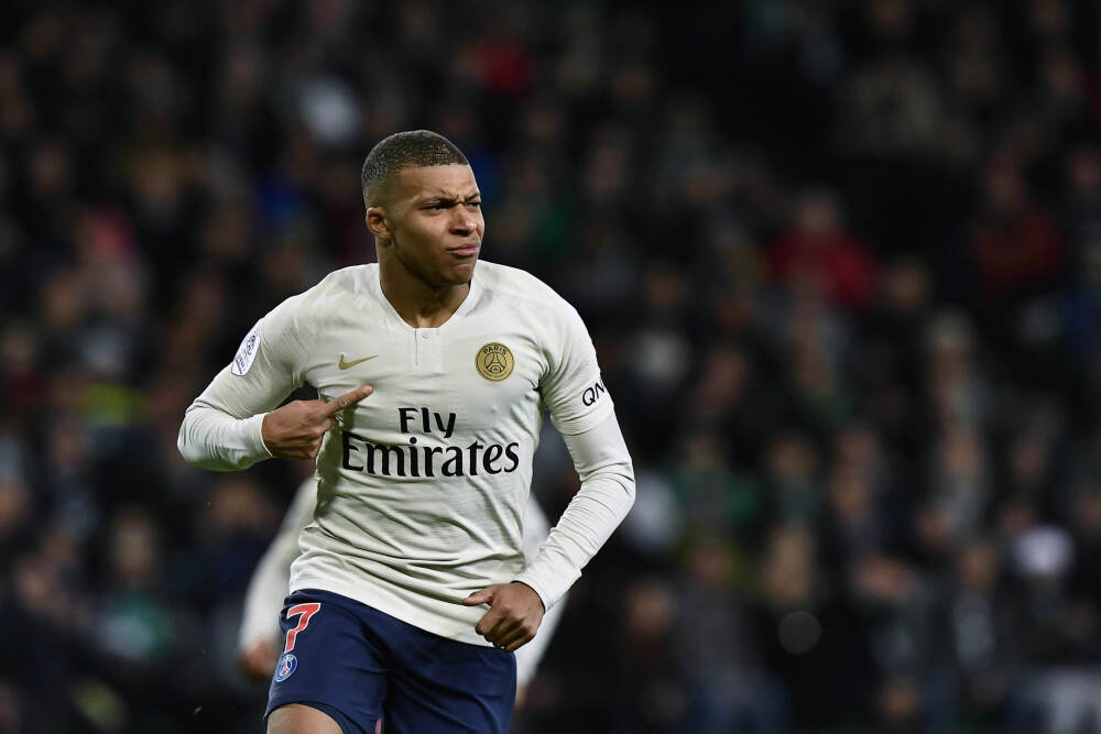 贷款首次转负，这个信号不同寻常